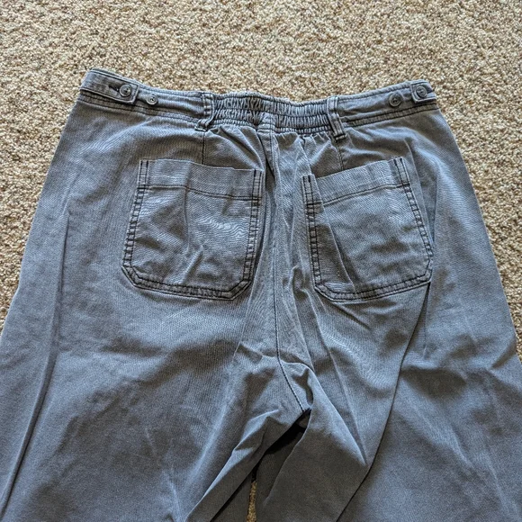 Old Navy Cuffed Utility Pants - Picture 4 of 5
